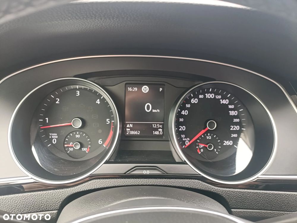 Volkswagen Passat 2.0 TDI (BlueMotion Technology) DSG Highline - 9