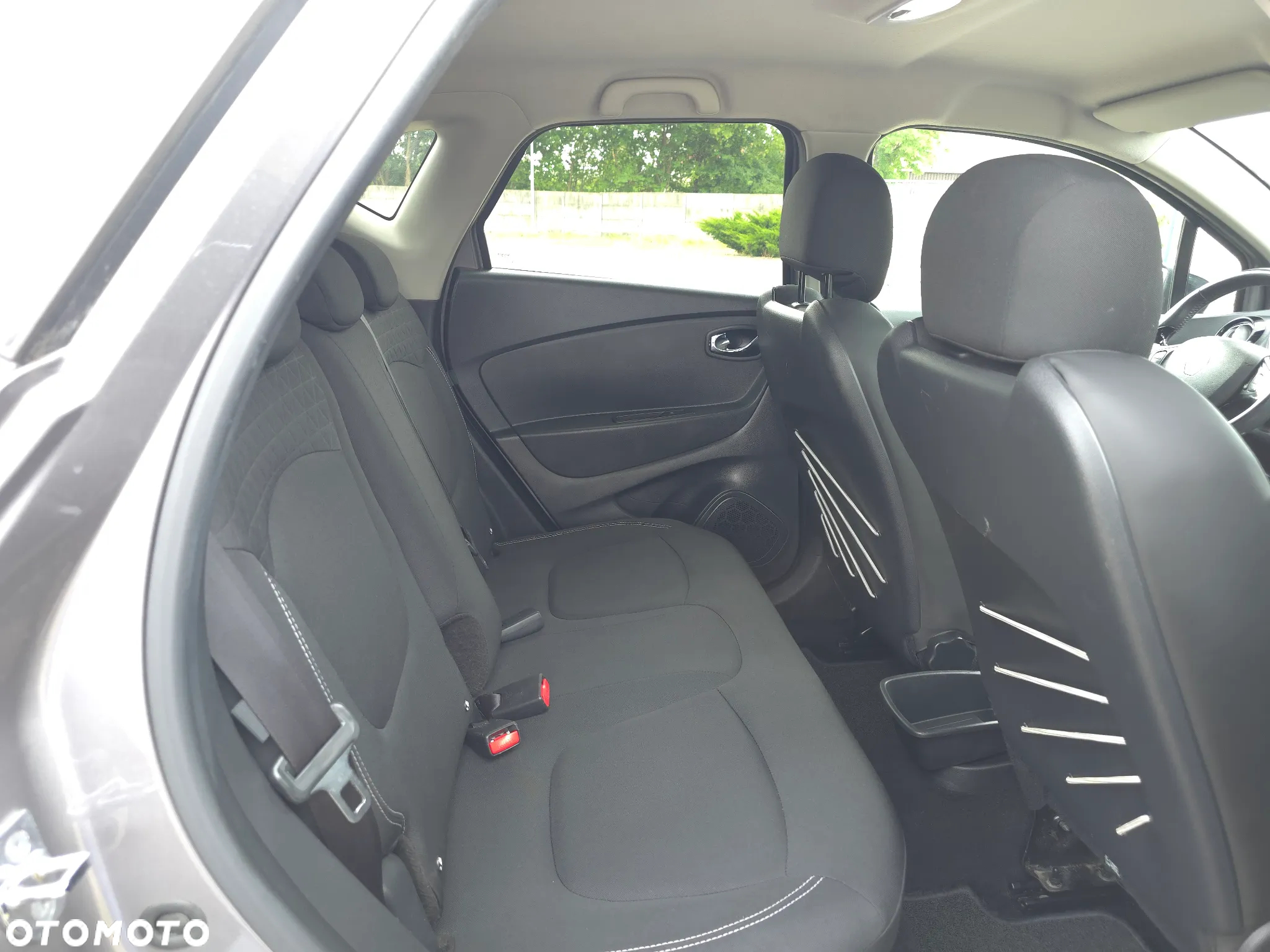 Renault Captur 1.2 Energy TCe Limited EDC - 12