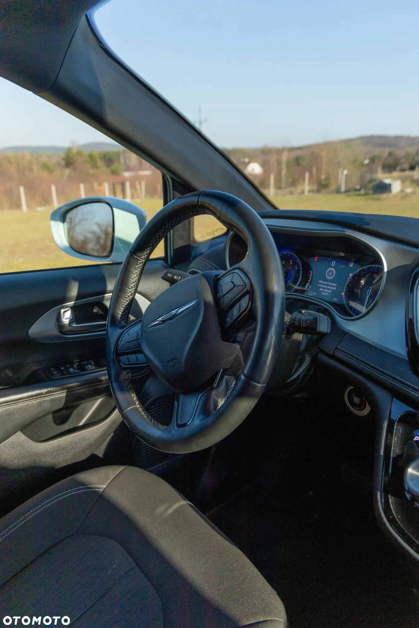 Chrysler Pacifica - 12