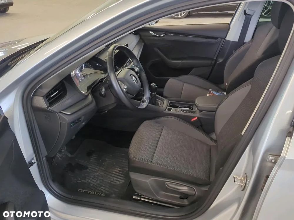 Skoda Octavia 1.5 TSI ACT Ambition - 8
