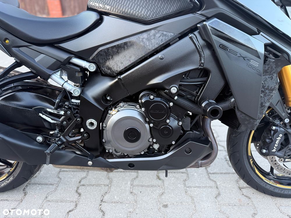 Suzuki GSX - 10