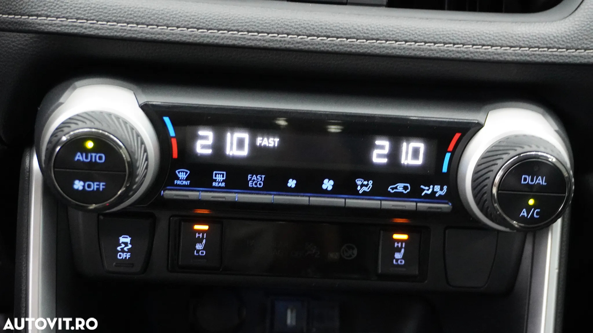 Toyota RAV4 2.5 4x4 Hybrid Lounge - 25