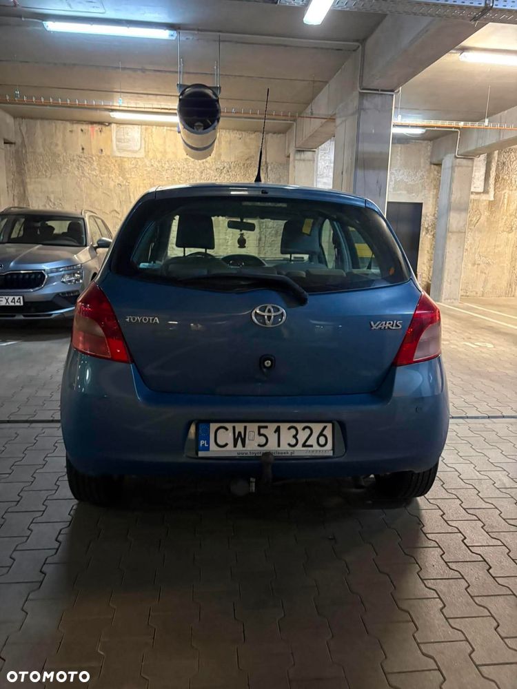 Toyota Yaris 1.3 Prestige - 4