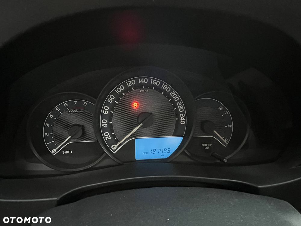 Toyota Corolla 1.6 Active - 12