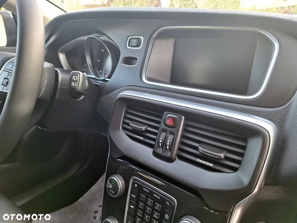 Volvo V40 D2 Momentum - 26