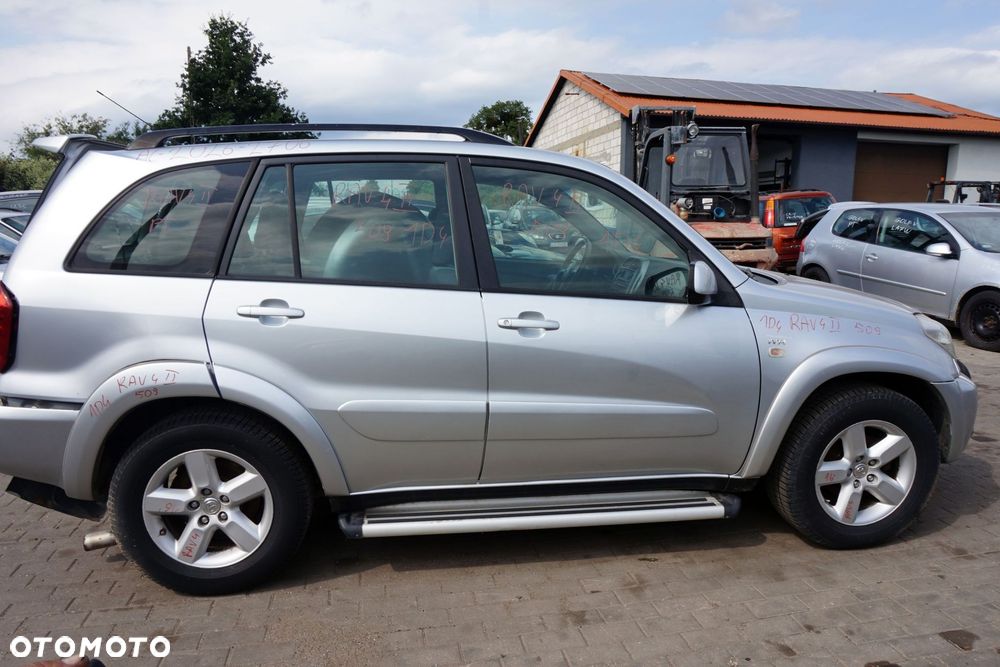 TOYOTA RAV4 II LIFT 5D 2005 1D4 2.0 16V 1AZ-FE 150KM E352F SREBRNY na części - 6