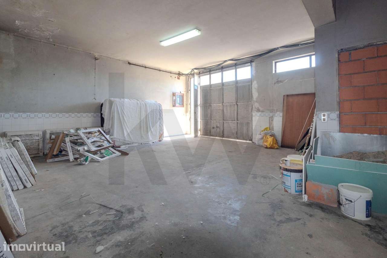Moradia ou Prédio T3 com dependência T1 e terraço ao intermarche de Ar - Grande imagem: 4/27