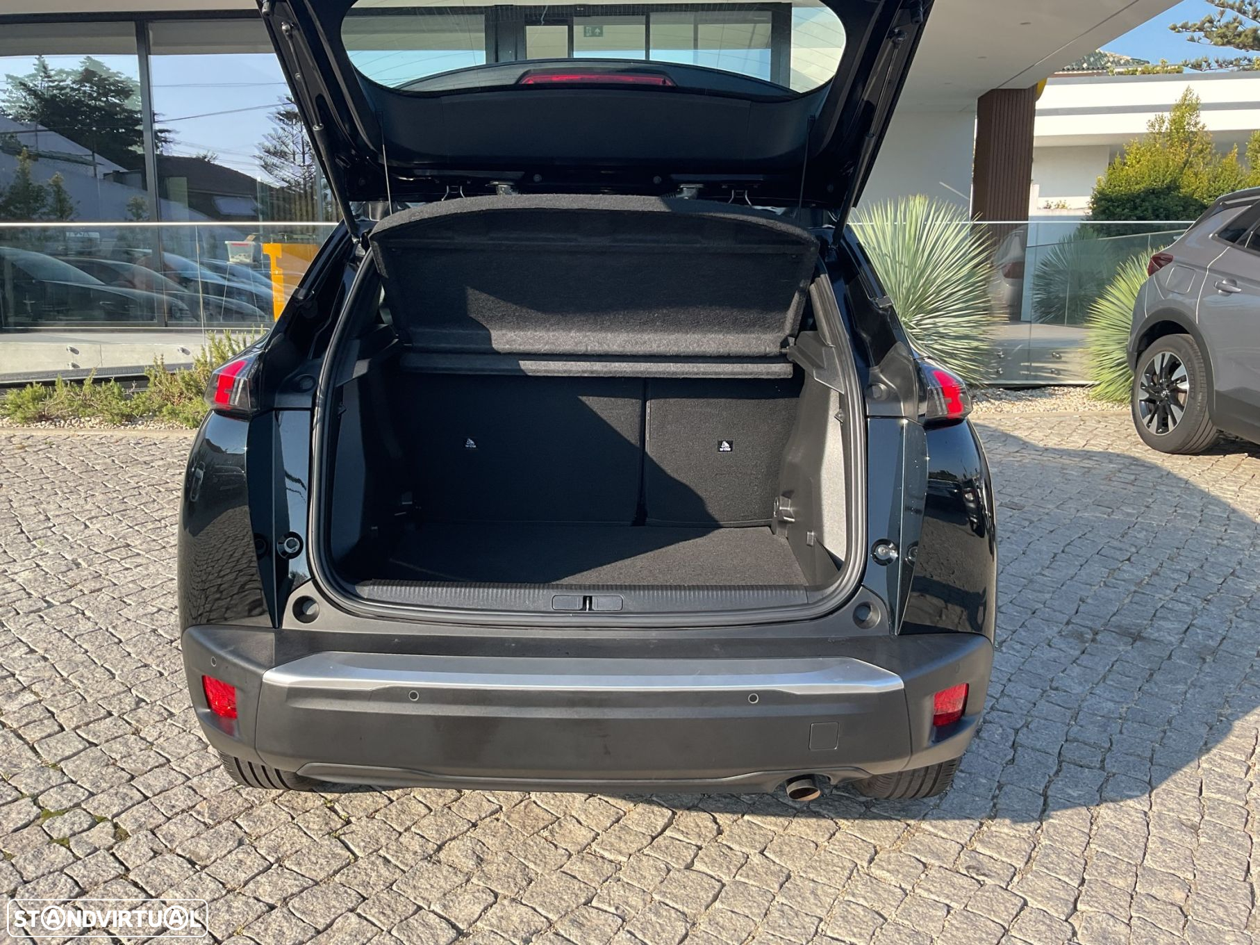 Peugeot 2008 1.2 PureTech Active Pack - 14