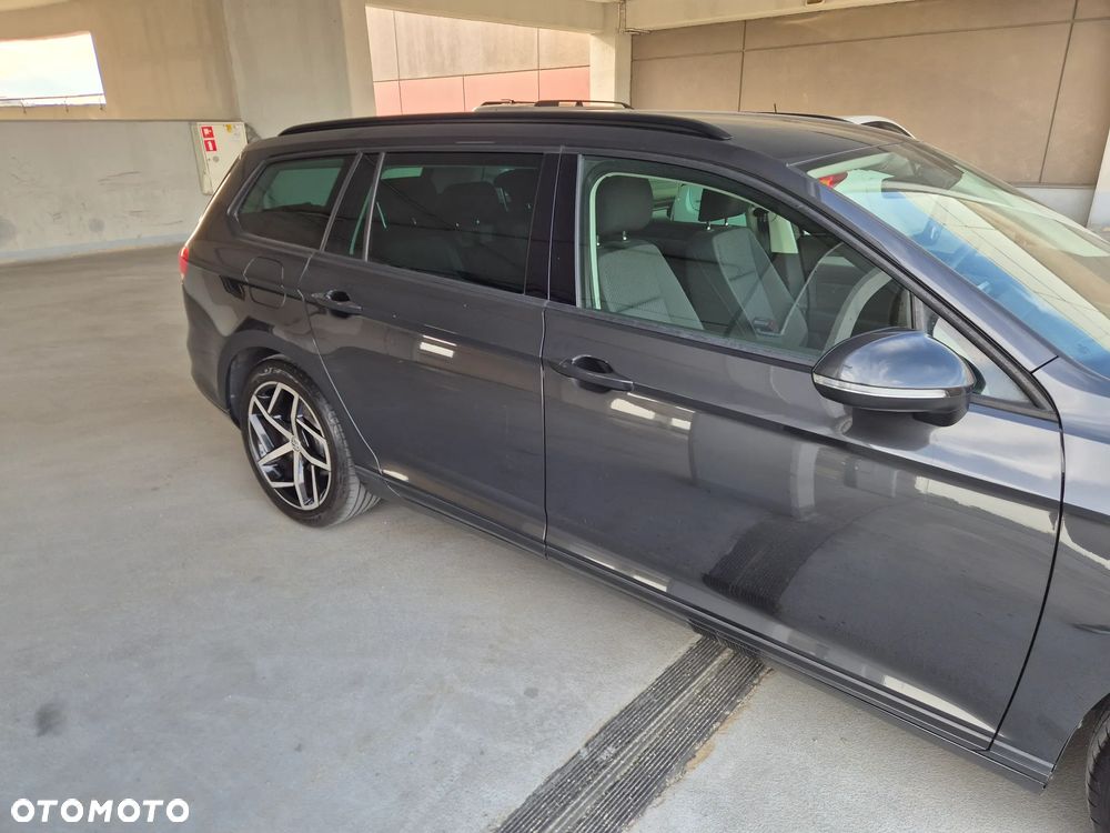 Volkswagen Passat 2.0 TDI BMT Trendline - 17