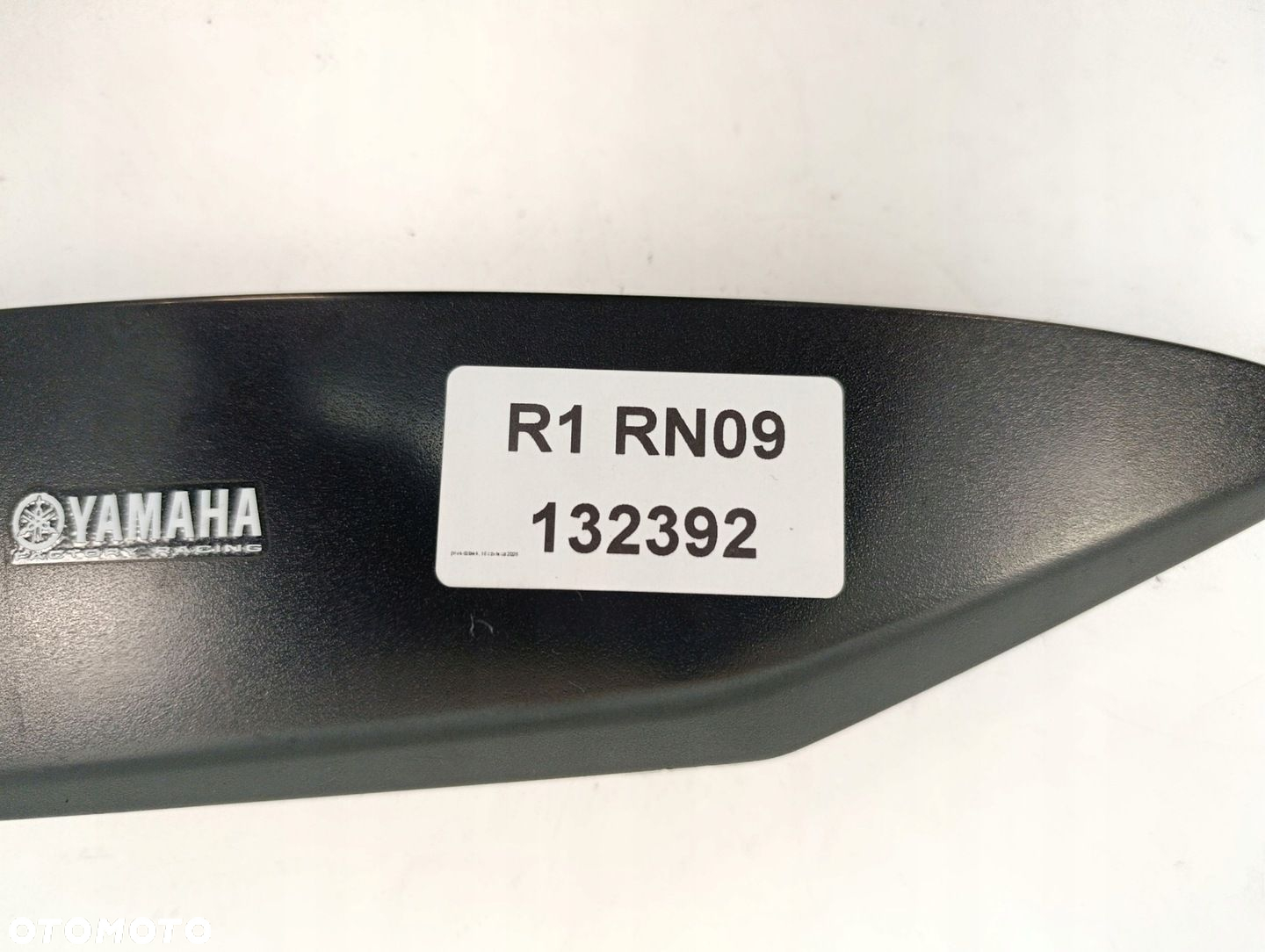YAMAHA R1 RN09 WYPEŁNIENIE PRAWE - 5