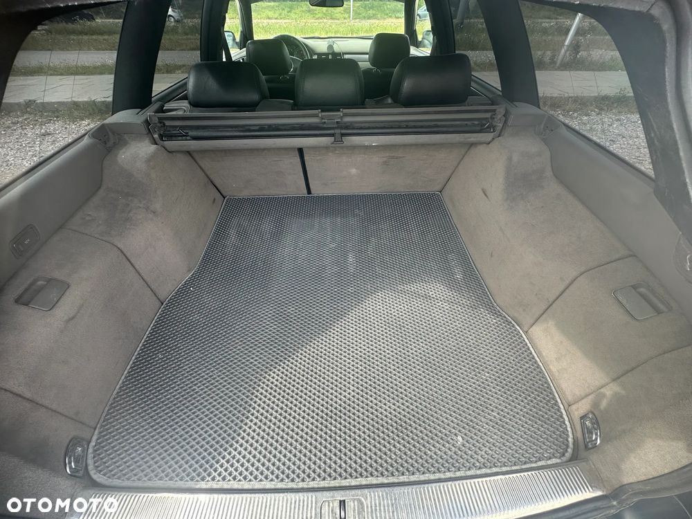 Audi A6 Avant 2.4 - 25