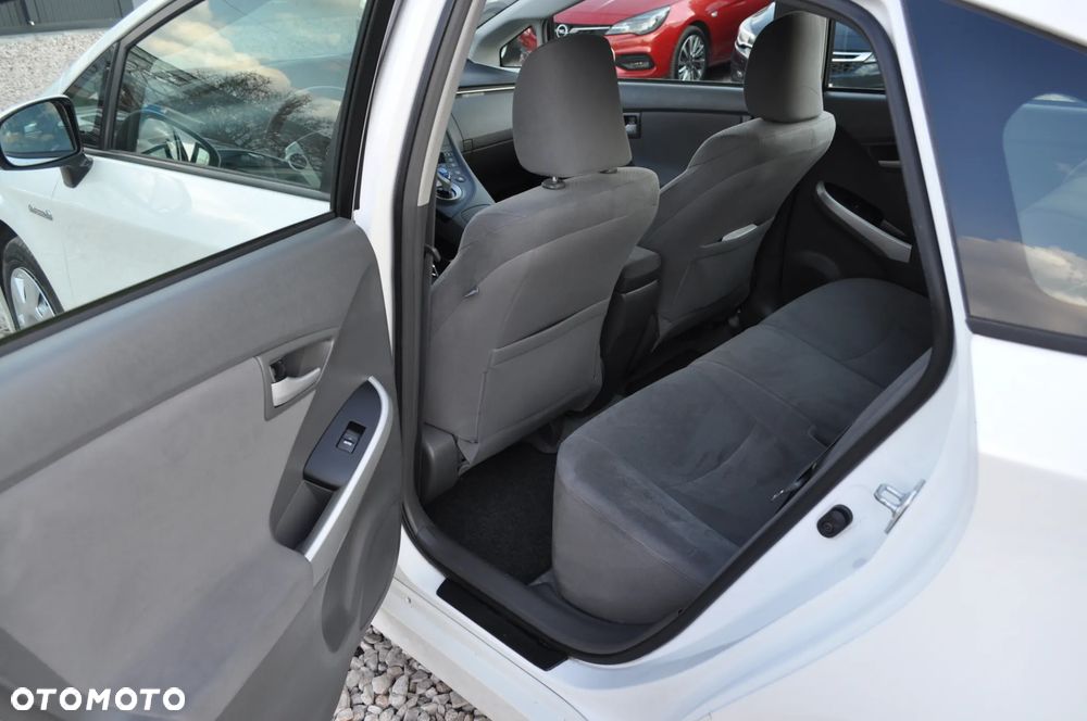 Toyota Prius 1.8 HSD Prestige - 19