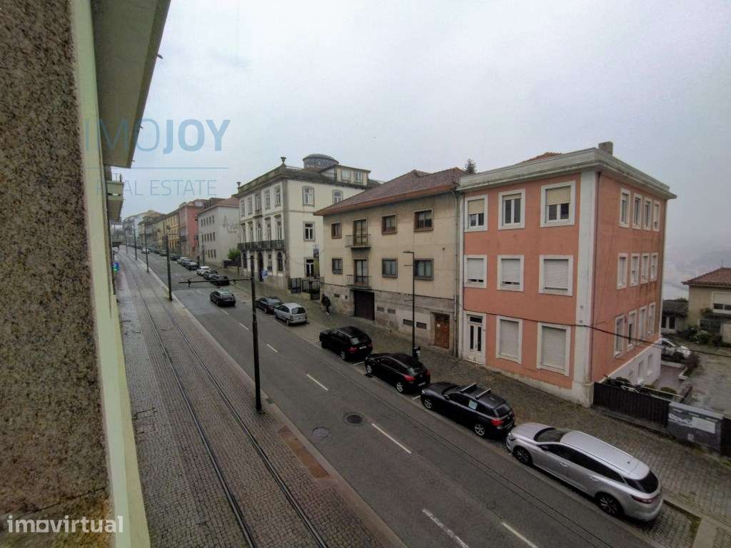 Espaçoso Armazém para Arrendamento no Porto - Grande imagem: 3/12