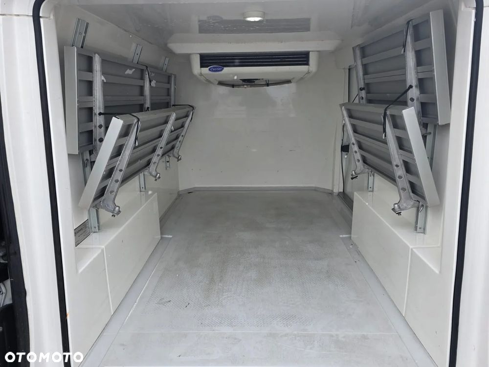 Opel Vivaro Chłodnia - 15