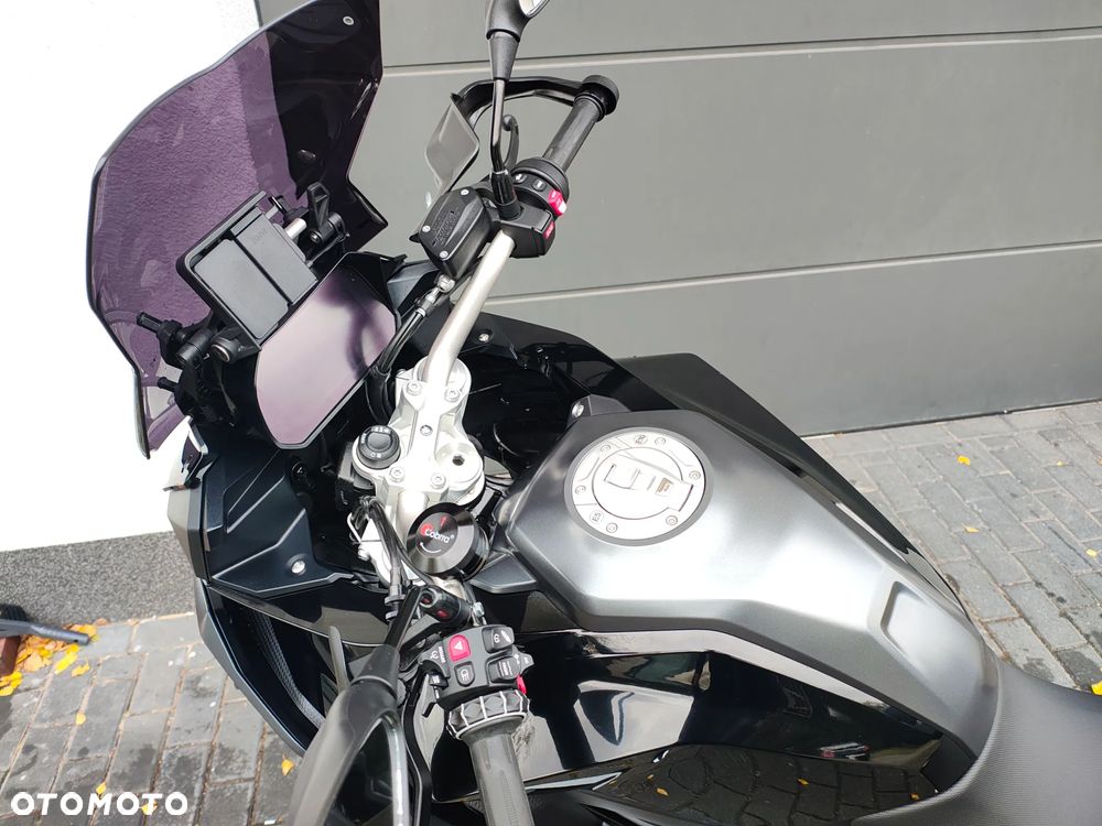 BMW XR - 9