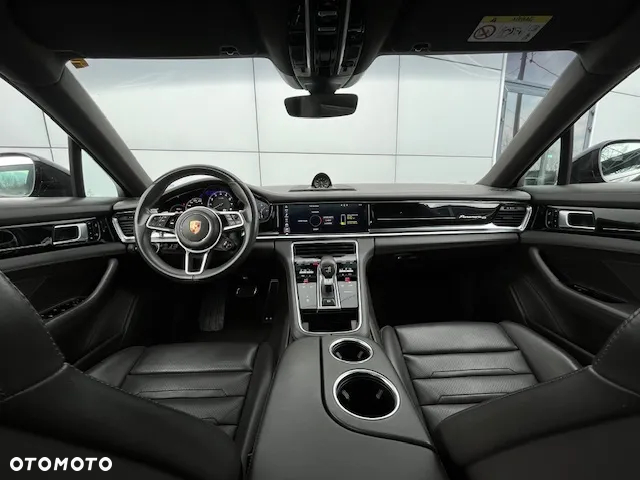 Porsche Panamera 4 e-Hybrid Sport Turismo 10 Years Edition - 21