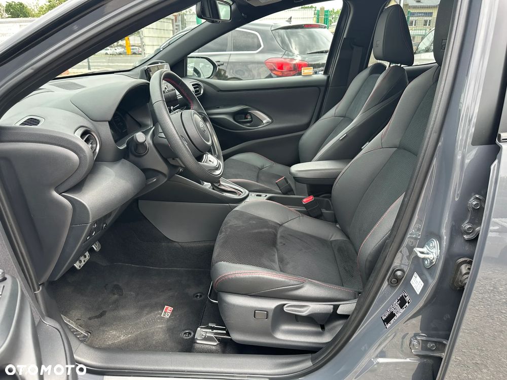 Toyota Yaris Hybrid 1.5 GR Sport - 13