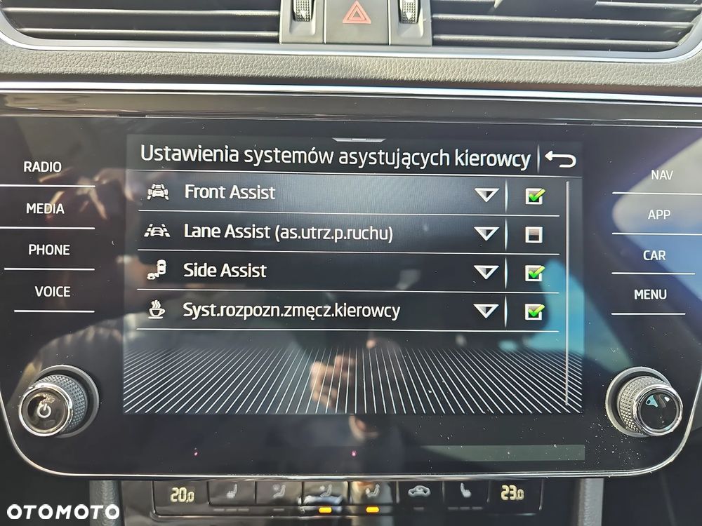 Skoda Superb 2.0 TDI SCR 4x4 Scout DSG - 20