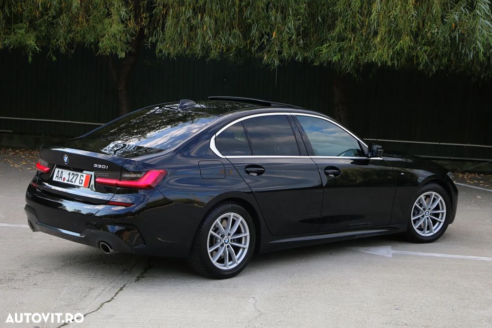 BMW Seria 3 330i Aut. M Sport - 12