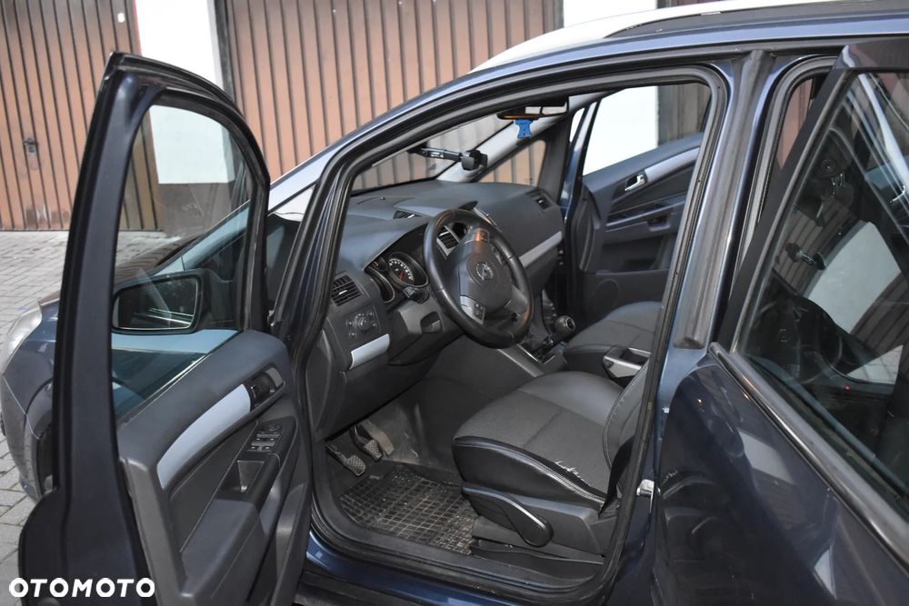Opel Zafira - 12
