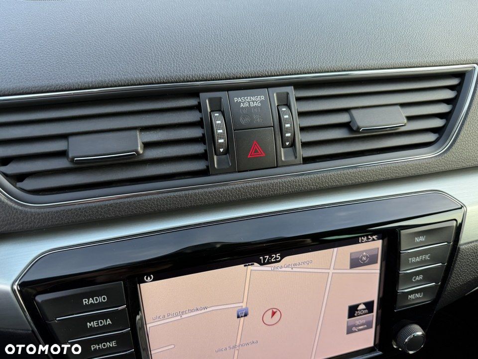 Skoda Superb 1.8 TSI Sportline DSG - 23