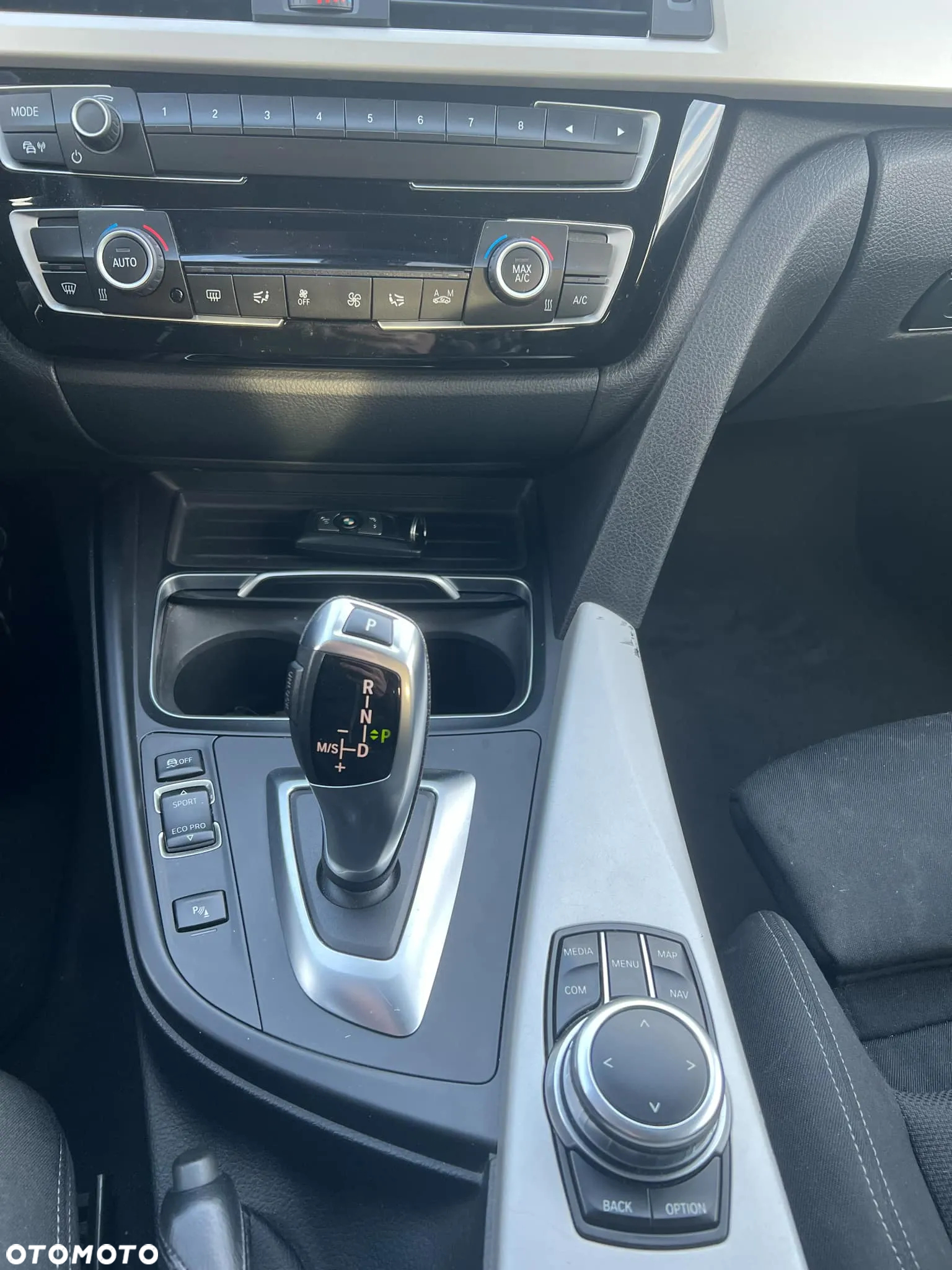 BMW Seria 3 318i - 8