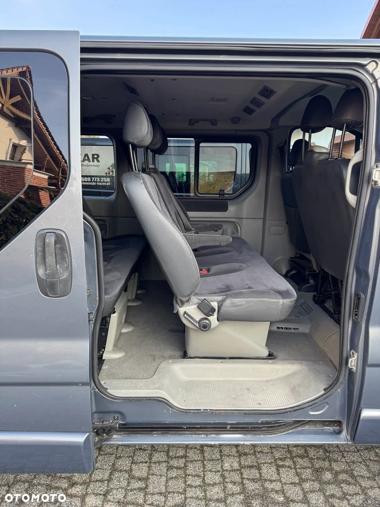 Renault Trafic Grand Passenger Black Edition - 17