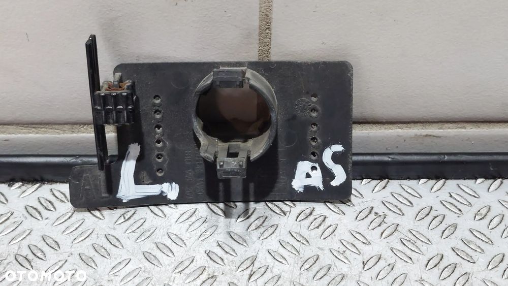 KOSZYK CZUJNIKA PDC AUDI A5 NR 8T0919267 - 3