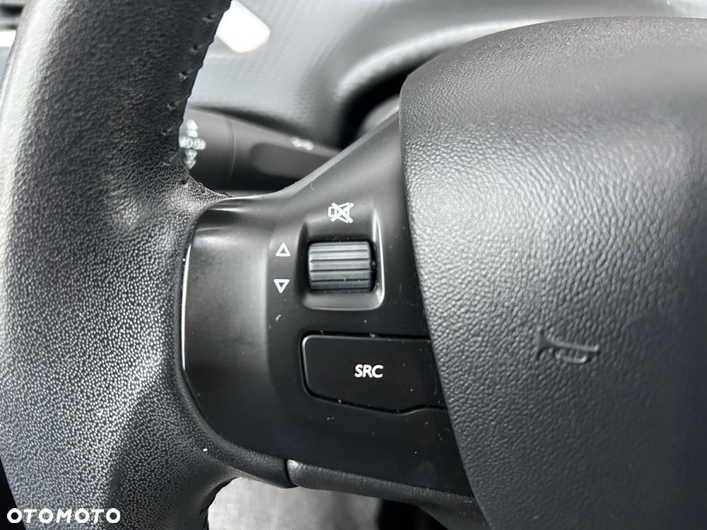 Peugeot 208 PureTech 100 Active Pack - 37