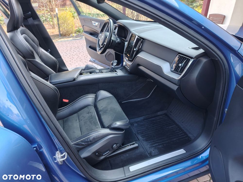 Volvo XC 60 T6 AWD Geartronic RDesign - 12