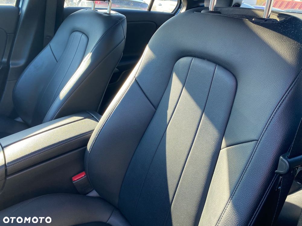 Mercedes-Benz Klasa A 220 4Matic 7G-DCT - 26