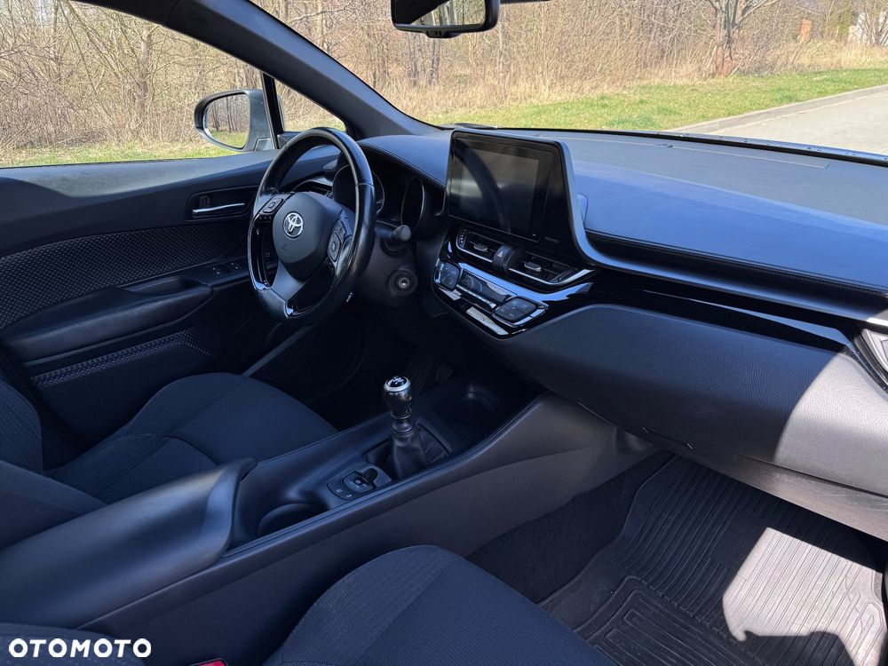 Toyota C-HR 1.2 T Dynamic - 11