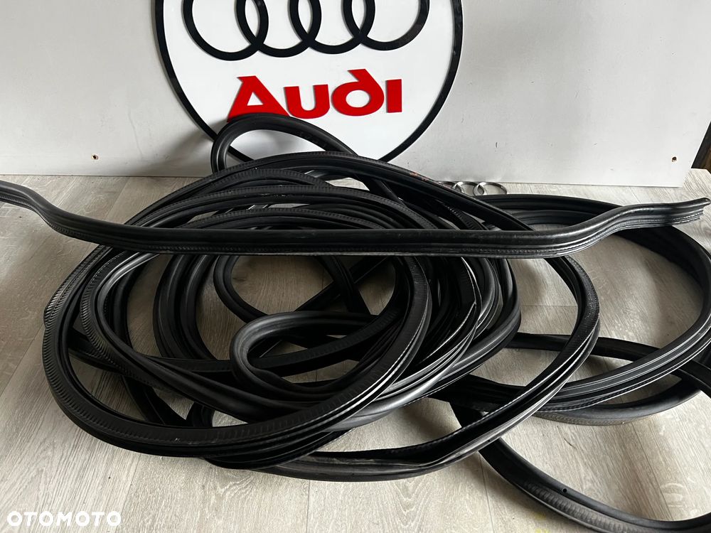 USZCZELKA DRZWI LEWY PRAWY PRZÓD LEWY PRAWY TYŁ KLAPA BAGAŻNIKA AUDI Q3 8U LIFT - 1