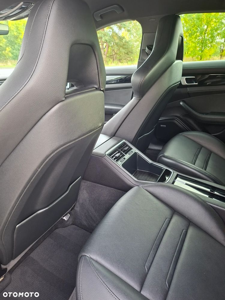 Porsche Panamera 4S - 21