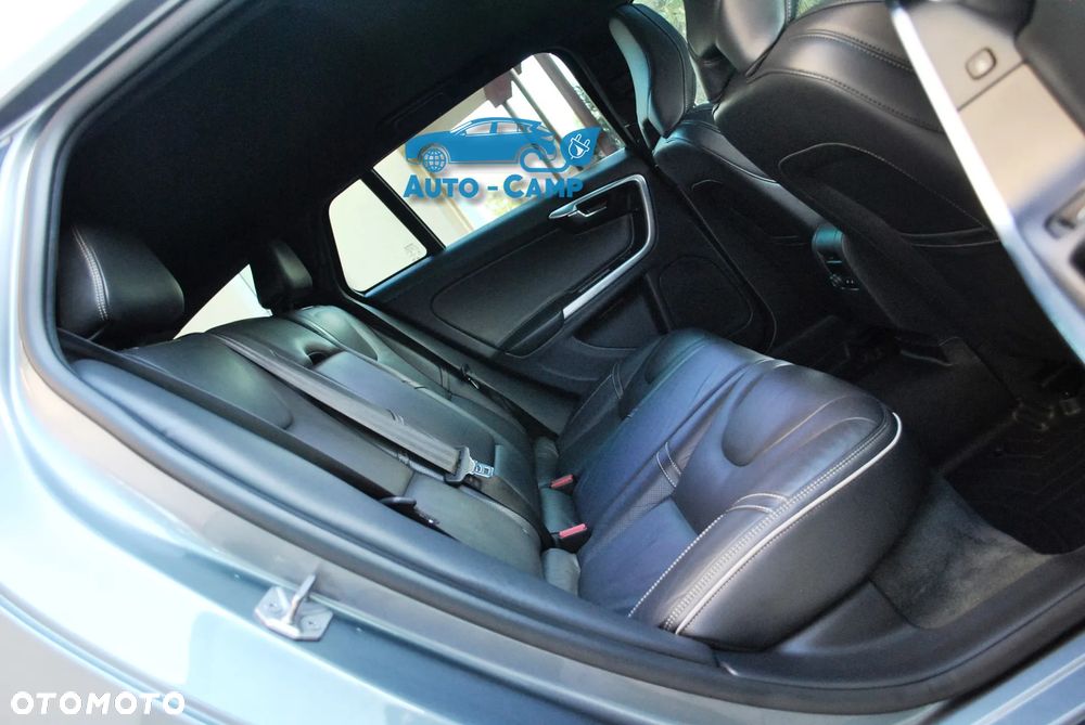 Volvo V60 D6 AWD Plug-in Hybrid R-Design Summum - 24
