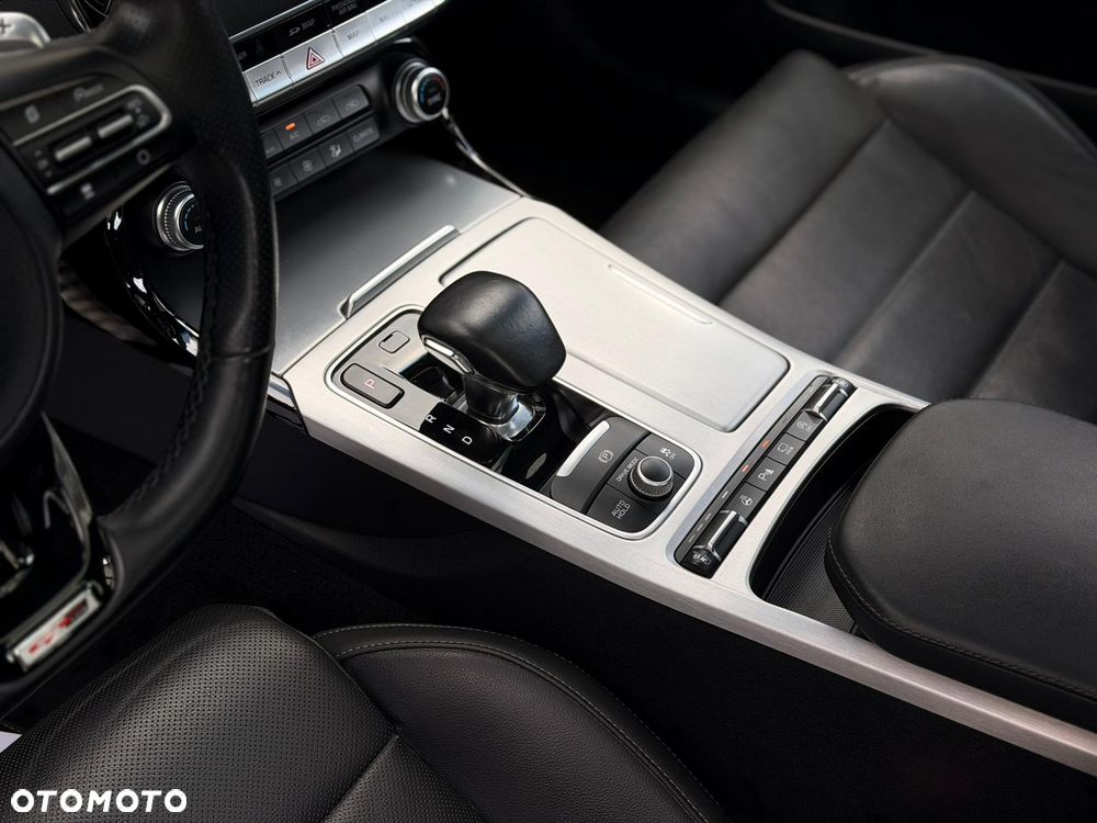 Kia Stinger 2.0 T-GDI GT Line - 16
