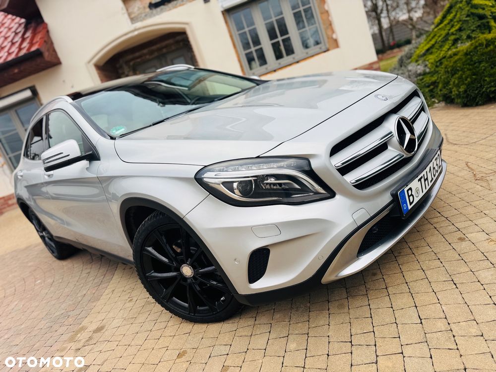 Mercedes-Benz GLA 200 7G-DCT Style - 30