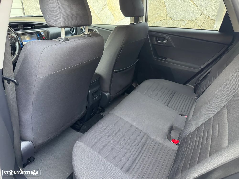 Toyota Auris 1.4 D-4D Comfort+Pack Sport - 8