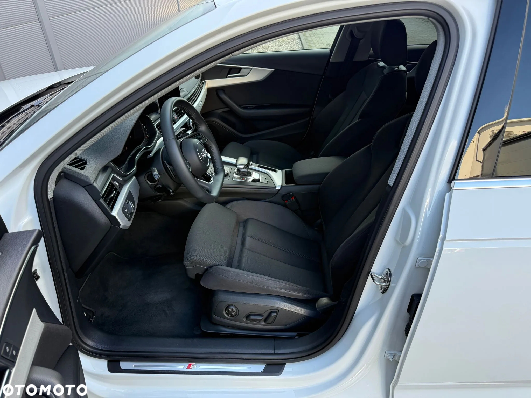 Audi A4 ver-40-tdi-quattro-s-tronic-s-line - 19