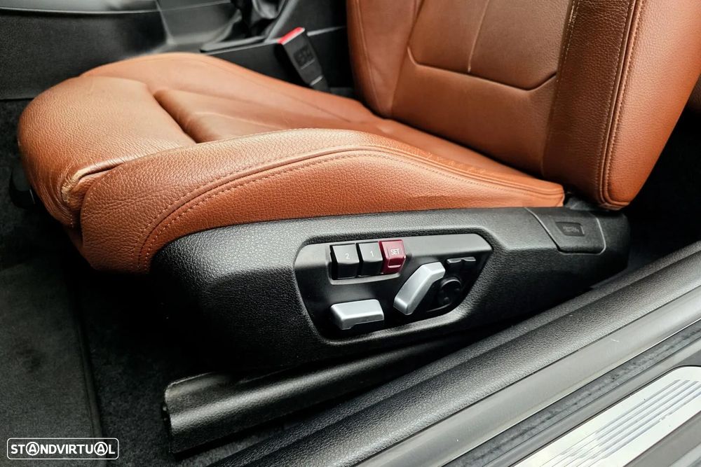 BMW M240i xDrive Auto - 11