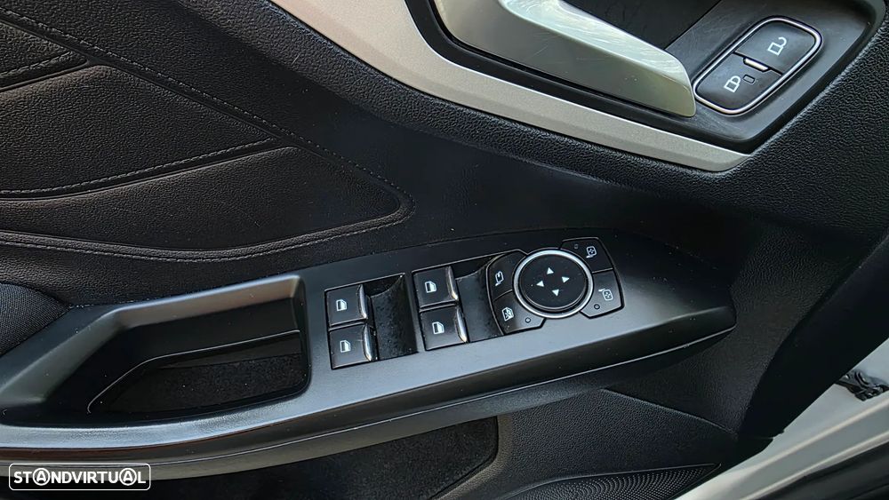 Ford Focus 1.0 EcoBoost Hybrid TITANIUM DESIGN - 27