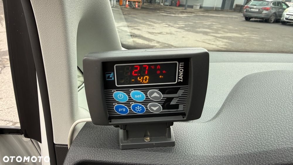 Volkswagen Caddy Maxi - 13