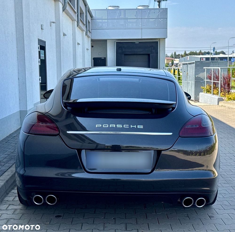 Porsche Panamera 4S PDK - 17