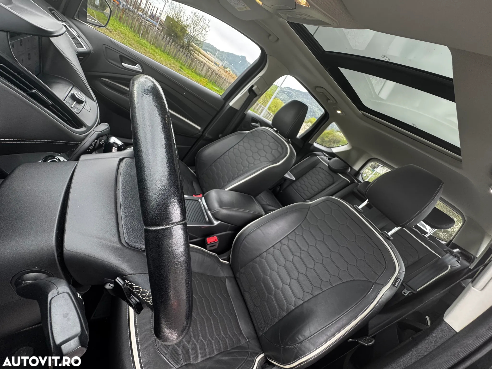 Ford Kuga 2.0 TDCi 4x4 Aut. Vignale - 5
