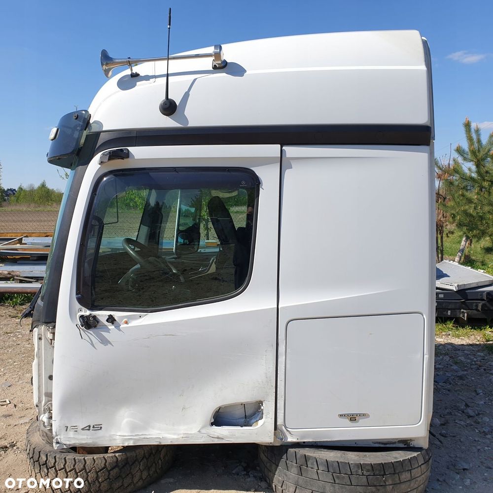 actros mp4 arocs kabina szeroka stream space 2500 goła konstrukcja kabiny - 5