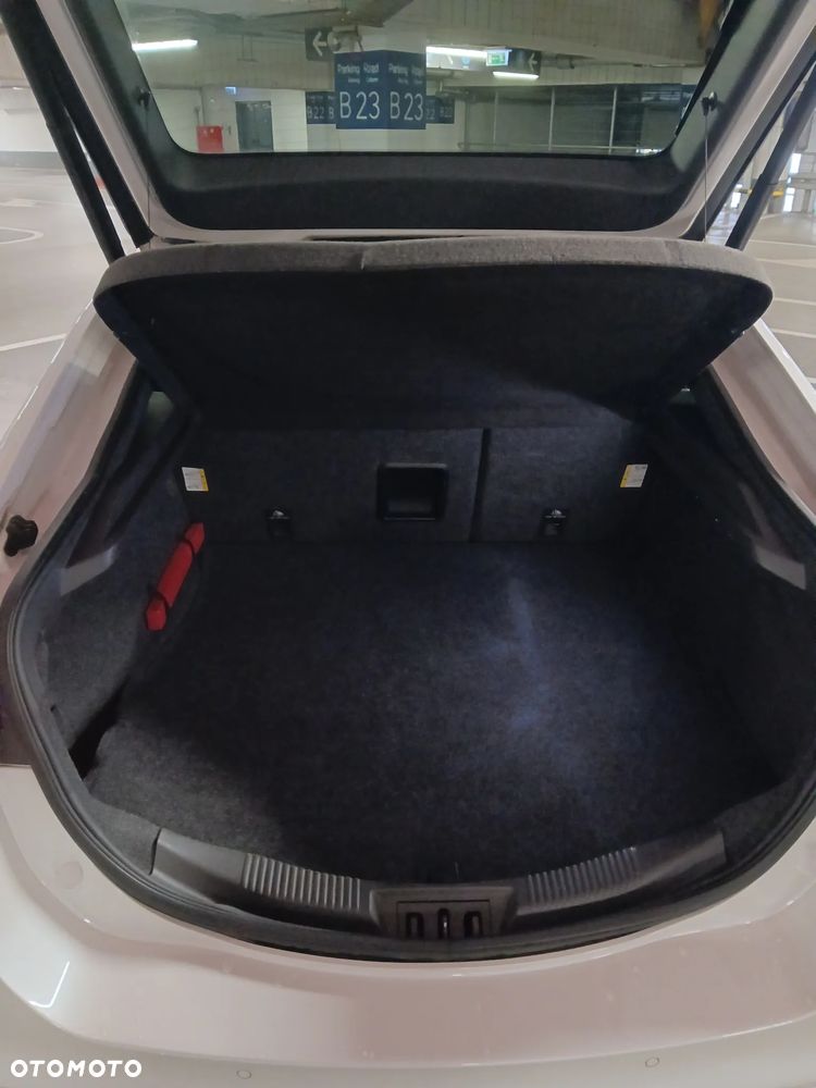 Ford Mondeo - 35