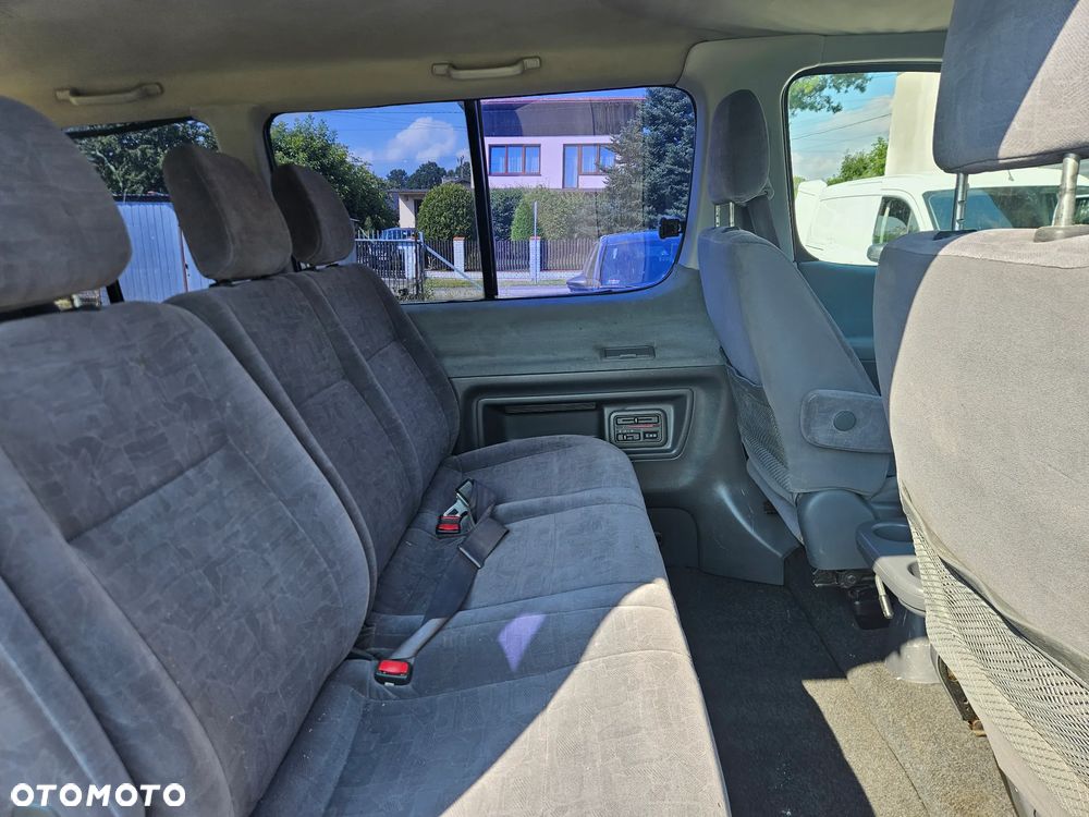 Toyota Hiace - 15