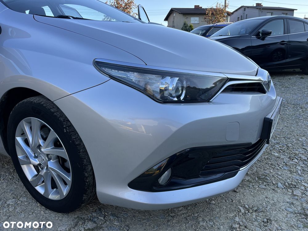 Toyota Auris 1.8 HSD Luna - 28