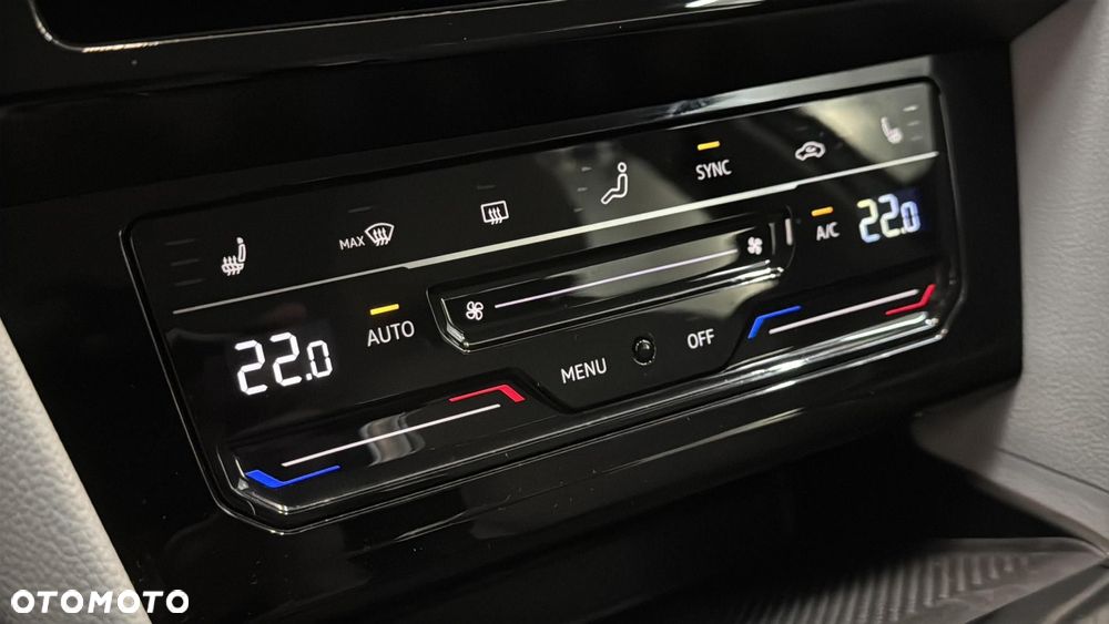 Volkswagen Passat Variant 2.0 TDI EVO Elegance DSG - 24