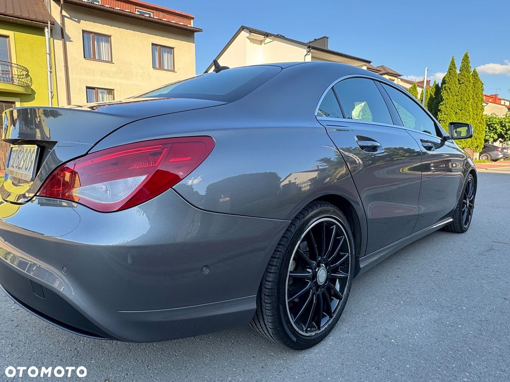 Mercedes-Benz CLA 180 - 30